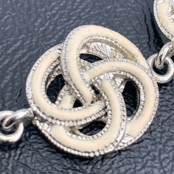 Vintage Eternity Love Knot Necklace – Silver Tone & Enamel Endless Swirl Choker - Picture 3 of 10